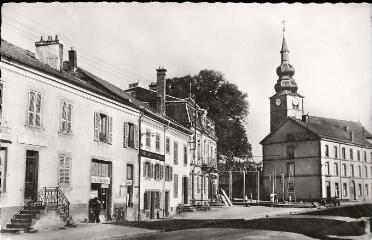 Provenchères-sur-Fave (Vosges). Rue principale et l'Église.