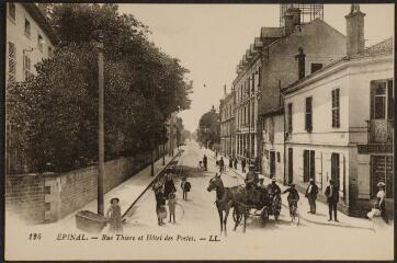 Épinal. - Rue Thiers et hôtel des Postes.