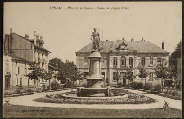 Épinal. - Place de la Bourse. Statue de Jeanne d'Arc.