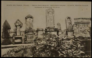 Musée des Vosges, Épinal. - Monuments vosgiens. À droite, bénitier barbare provenant de Virecourt (Meurthe-et-Moselle).