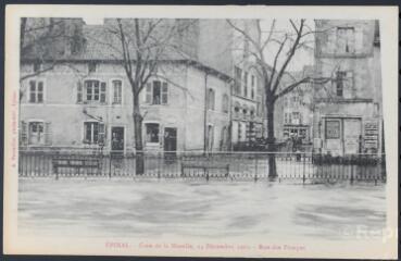 Épinal. - Crue de la Moselle, 24 décembre 1919. - Rue des Pompes.