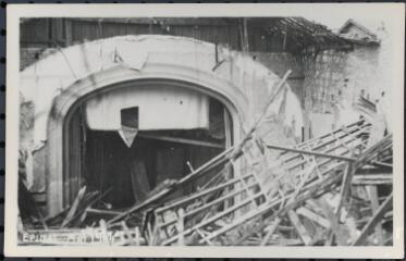 Épinal. - Bombardement de 1944 : vue des décombres du cinéma "Le Royal" situé rue de la gare.
