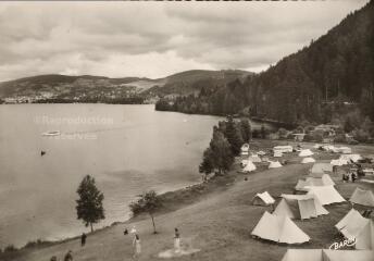 [Gérardmer]. - Station climatique (alt. 666 m.). Les campeurs au bout du lac.