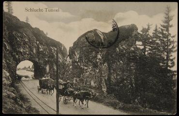 Schlucht - Tunnel. - [Voitures attelées en fin d'hiver sur la route de la Schlucht vers 1890].