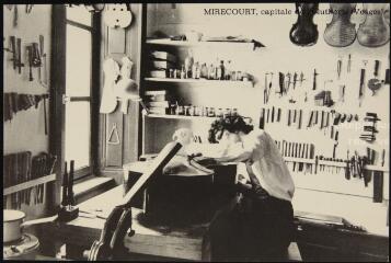 Mirecourt, capitale de la lutherie (Vosges). Atelier des Maîtres luthiers Cognier et Terrier.