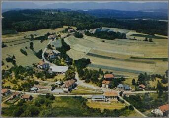 Ban-de-Sapt (Vosges). - Le bourg et la Fontenelle.
