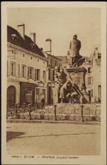 [Saint-Dié]. - Statue de Jules Ferry.