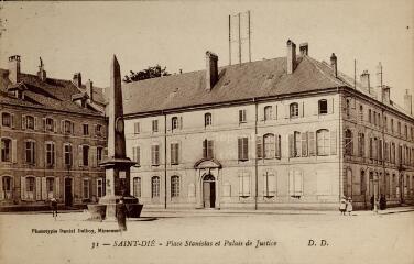 [Saint-Dié]. - Place Stanislas et palais de justice.