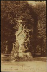 Saint-Dié. - Vue du monument aux morts de la guerre 1914-1918 (œuvre du sculpteur Ch. Desvergnes).