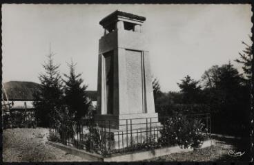 Rehaincourt. - Vue du monument aux morts sur la place du Struthof.