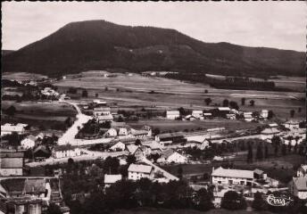 Saulcy-sur-Meurthe (Vosges). Vue panoramique aérienne.
