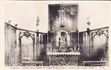 Darney. - Intérieur de la Chapelle Notre Dame de Pitié (XVIe s.) - Lambris bois sculptés (XVIIIe s.).
