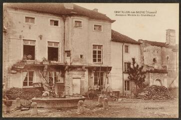 Châtillon-sur-Saône. - Ancienne maison du gouverneur.