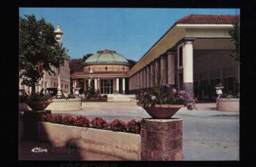 [Contrexéville]. - Centre hydrominéral de cure et de détente. Source pavillon et galeries thermales.