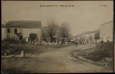 Haillainville. - Place des écoles.