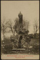 Mattaincourt. - Statue de saint Pierre Fourier dans l'Ile du Madon.