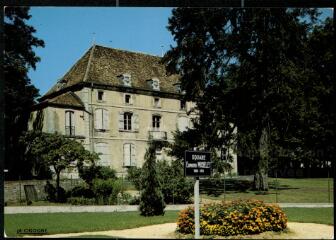 [Neufchâteau]. - Le square Michelet et l'école Saint-Dominique.