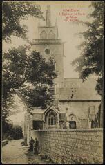 Saint-Élophe. - L'église et sa porte gothique (XVe siècle).