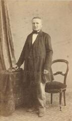 Portrait d’Alcide Pomme, marchand d’étoffes à Lamarche (décédé à Lamarche à Pâques ; grand-père de Charles Germain).
