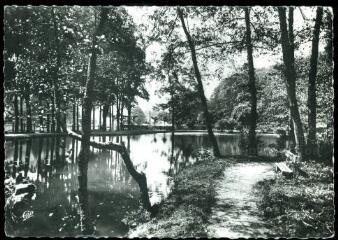 [Plombières-les-Bains]. - Les bords du lac.