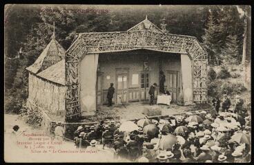 [Xonrupt-Longemer]. - Gérardmer. Théâtre populaire du Saut-des-Cuves. Représentation donnée par la jeunesse laïque d'Épinal le 3 juillet 1904, scène de "Le commissaire bon enfant".