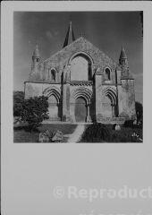 Aulnay-de-Saintonge - église Saint-Pierre-de-la-Tour. – Vue d'ensemble.