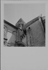 Saintes - abbaye aux Dames, église Sainte-Marie. – Vue rapprochée sur le clocher.
