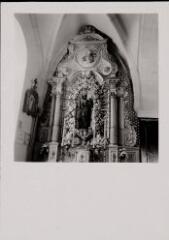 Le Barboux - église Saint-Renobert. – Vue du retable d'un autel secondaire ; statue de Vierge noire à l'Enfant.