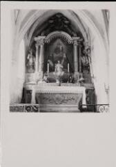 Le Bizot - église Saint-Georges. – Vue d'un autel secondaire et de son retable ; tableau représentant Notre Dame du Rosaire - XVIIIe siècle.