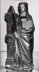 Vesoul. – Vue d'une statue de sainte Barbe.