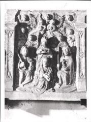 Courcelles-sous-Châtenois - église. – Détail du retable - XVIe siècle ; couronnement de la Vierge.