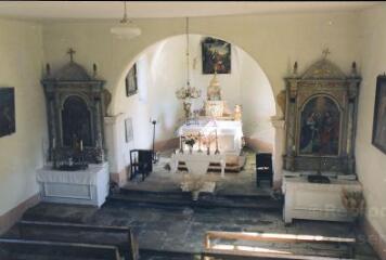 La Croix-aux-Mines, Le Chipal - chapelle Saint-Marc. – Vue de l'intérieur ; nef avec l'allée centrale menant à l'autel.