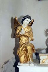 La Croix-aux-Mines, Le Chipal - chapelle Saint-Marc. – Vue d'une statue d'ange adorateur - XVIIIe siècle.