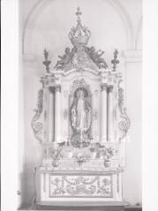 Damas-aux-Bois - église Saint-Médard. – Vue d'un autel secondaire et de son retable ; statue de l'Immaculée Conception - XVIIIe siècle.