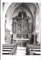 Dommartin-lès-Remiremont - église Saint-Laurent. – Vue d'un autel secondaire et de son retable ; tableau représentant la Sainte Famille - XVIIIe siècle.