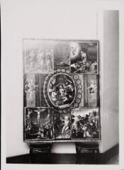 Épinal - basilique Saint-Maurice. – Vue d'un tableau représentant le mystère "douloureux" du Rosaire ; Flagellation, Agonie du Christ, Couronnement d'épines, Crucifixion, Portement de croix - Nicolas Bellot - 1627.