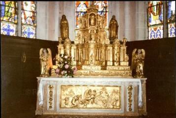 Jorxey - église Saint-Epvre. – Vue du maître-autel et de son tabernacle ; antependium représentant la Déploration du Christ - XVIIIe siècle.
