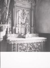 Jorxey - église Saint-Epvre. – Vue d'un autel secondaire et de son retable ; bas-relief de Notre Dame du Rosaire - XVIIIe siècle.