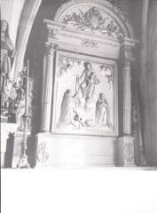 Jorxey - église Saint-Epvre. – Vue du retable d'un autel secondaire ; bas-relief de Notre Dame du Rosaire - XVIIIe siècle.