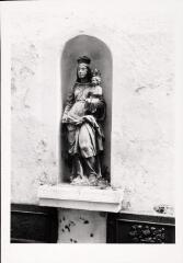 Plombières-les-Bains. – Vue d'une statue de Vierge à l'Enfant.