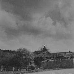 Portieux - prieuré de Belval. – Vue du clocher.