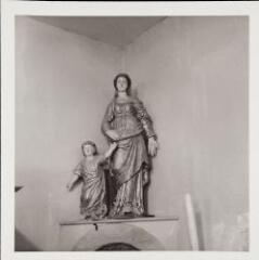 Sainte-Hélène - église Saint-Georges. – Vue d'une statue de Vierge et de l'enfant Jésus - XVIIIe siècle.