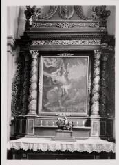 Taintrux - église Saint-Georges. – Vue d'un autel et de son retable ; tableau représentant saint Sébastien et statuette de saint Georges - XVIIIe siècle.