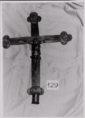 Xaronval - presbytère. – Vue d'une croix de procession - XVIe siècle.