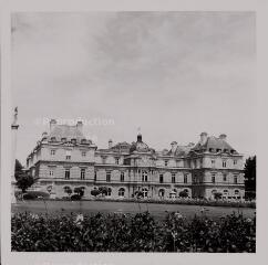 Paris. – Vues du palais du Luxembourg (siège du Sénat) et du jardin.