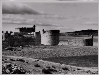 Salses-le-Château. – Vues de la forteresse.