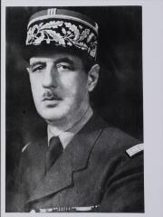 1 vue  - Propagande des Forces françaises libres (F.F.L.).– Portrait du général de Gaulle en 1943. (ouvre la visionneuse)